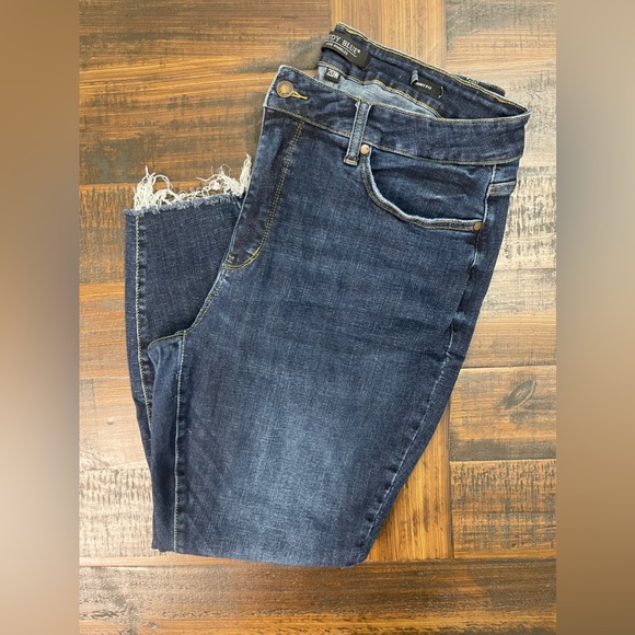 Judy Blue Skinny Fit Jeans With Rae Hem Detail - Picture 2 of 2